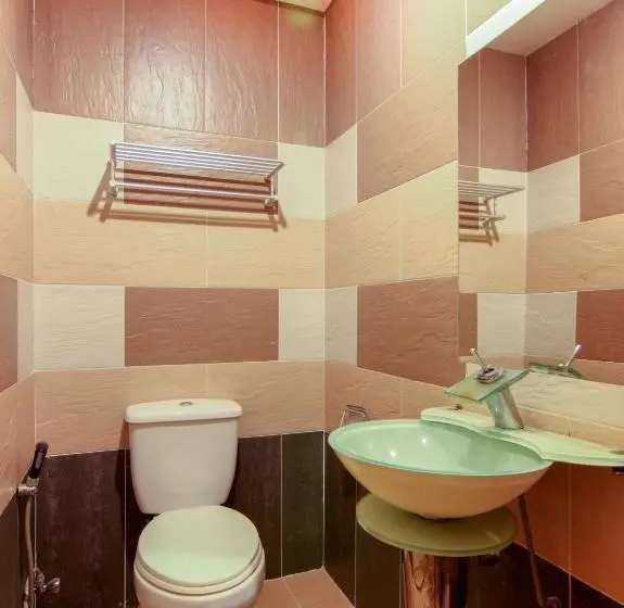 اتاق لوکس با تخت بزرگ, Esplanade By Oyo Rooms