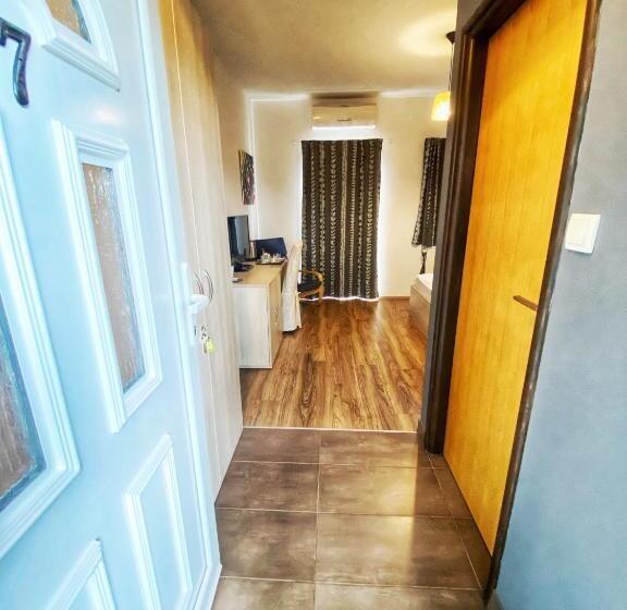 اتاق اکونومی, Guesthouse Stari Jasen