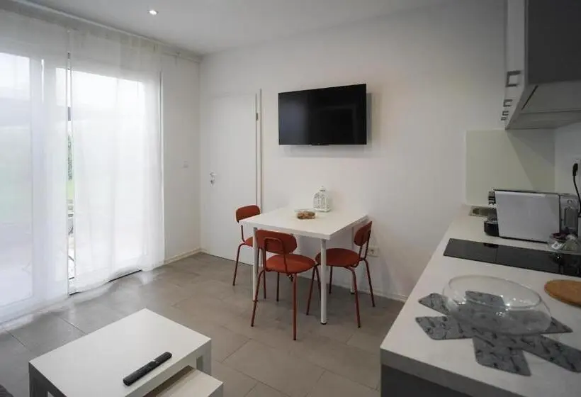 バルコニー付き１ベッドルームアパートメント, Apartments Choice