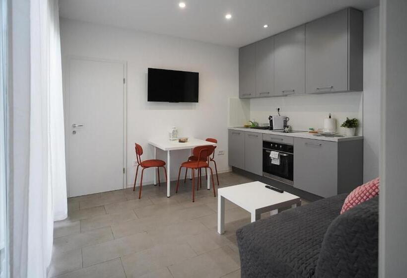 דירה בת חדר שינה 1 עם מרפסת, Apartments Choice