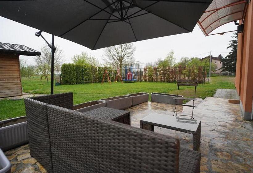 דירה בת חדר שינה 1 עם מרפסת, Apartments Choice