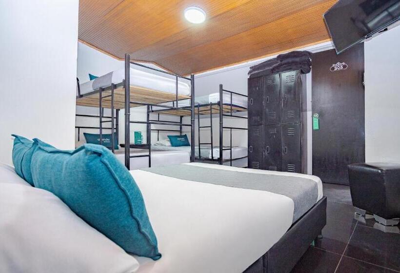 חדר משפחתי, Bogota Home