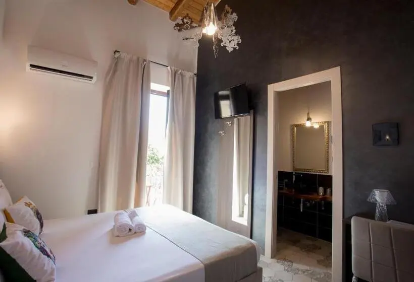 Standart Oda, Alterego B&b