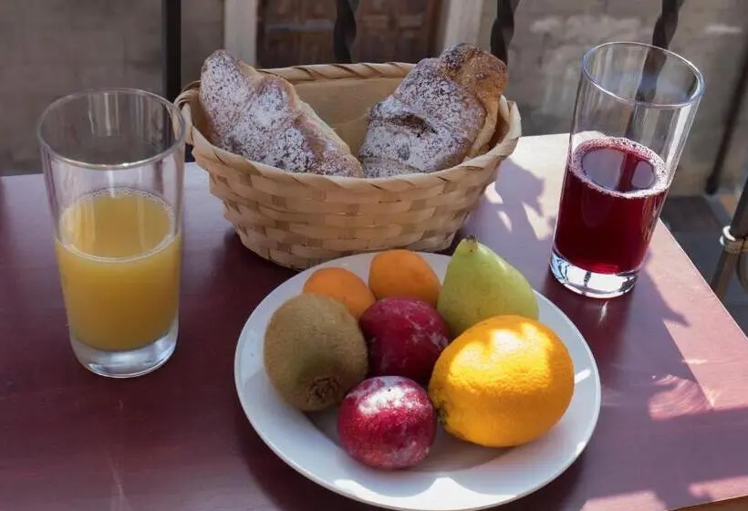 Standart Oda, Alterego B&b