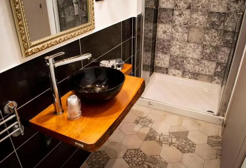 Standart Oda, Alterego B&b