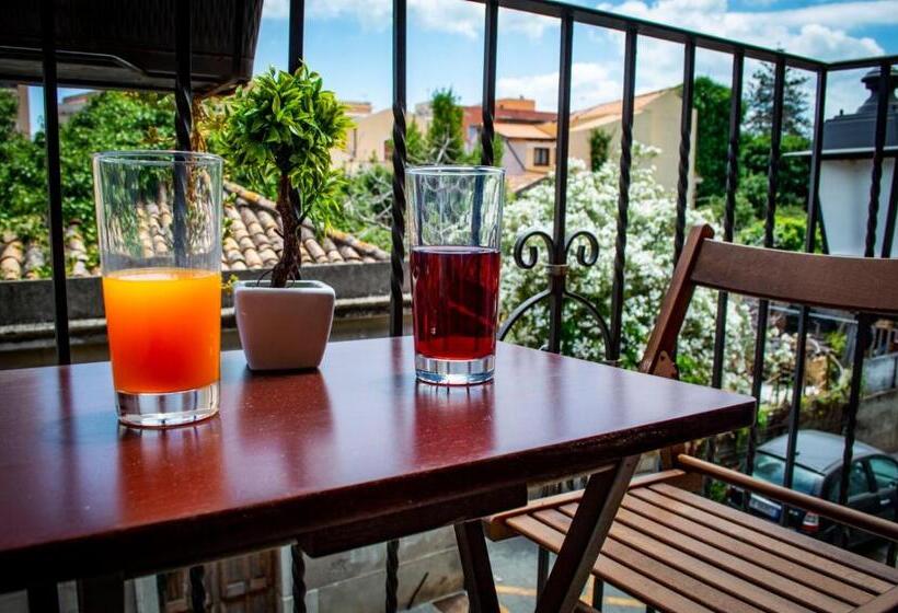 Номер Стандарт с Балконом, Alterego B&b