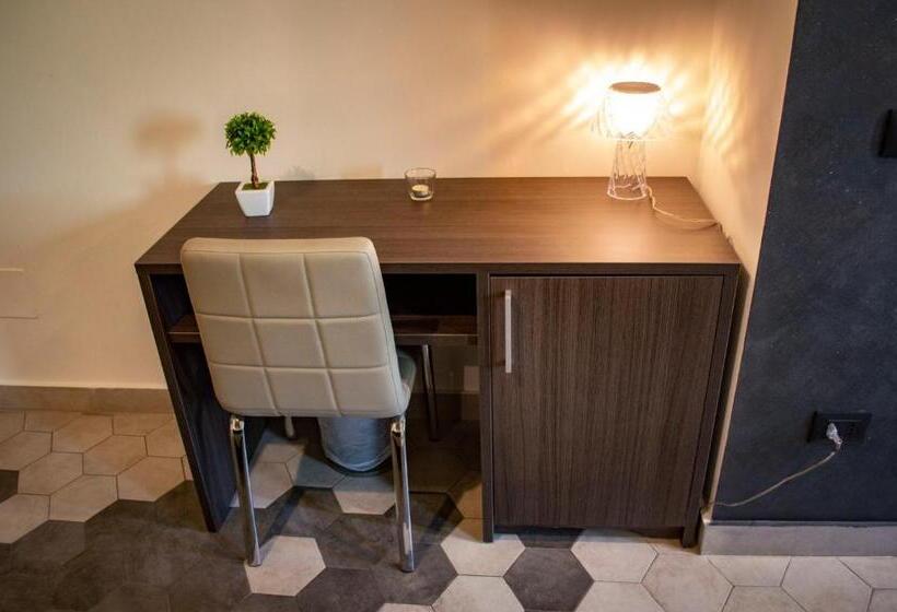 Номер Стандарт Двуспальная Кровать, Alterego B&b