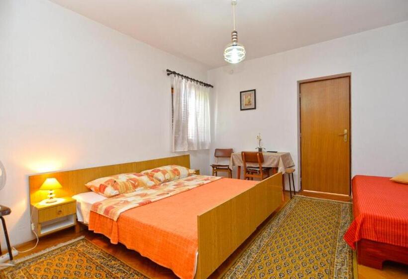 클래식 4인 룸, Apartment Ana 1068