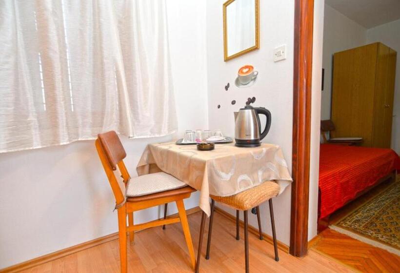 클래식 4인 룸, Apartment Ana 1068