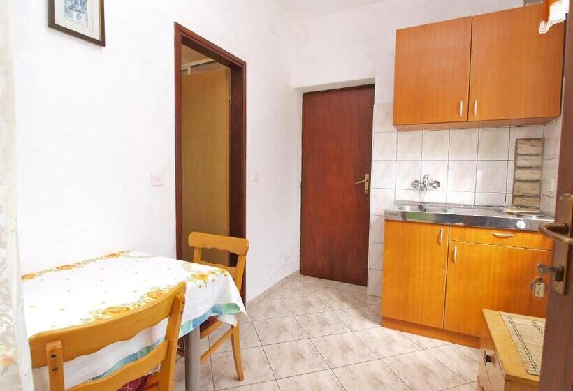 스탠다드 스튜디오, Apartment Ana 1068