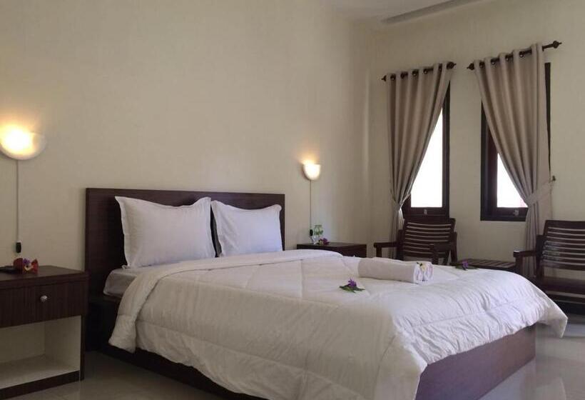 اتاق سوپریور با تخت بزرگ, D Batur