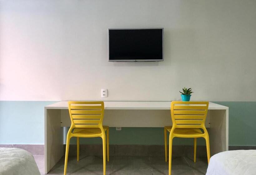 اتاق استاندارد چهارنفره با بالکن, Pousada Praia De Porto