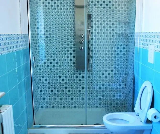 اتاق پریمیوم سه تخته, Puteoli House