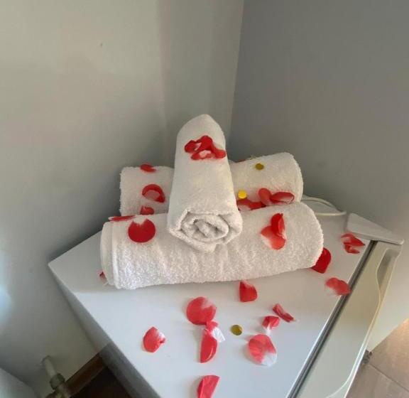 اتاق لوکس با بالکن, Batum