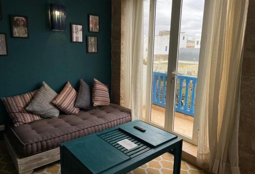 مجموعه ویستا شهر, Mama Souiri