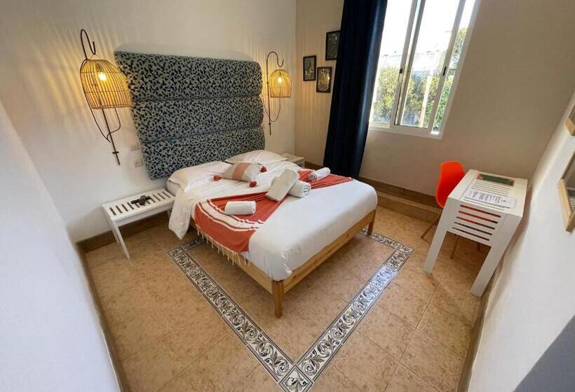 اتاق استاندارد, Mama Souiri