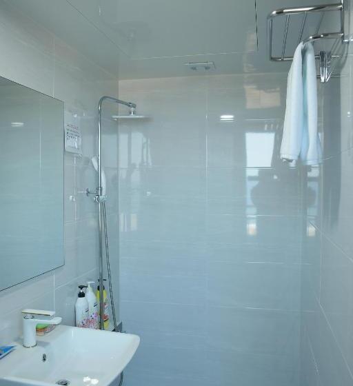 Family Suite, Mangsang Beach Pension