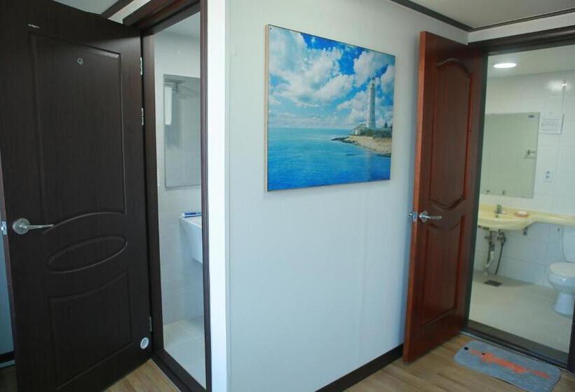 Suite Familiar, Mangsang Beach Pension