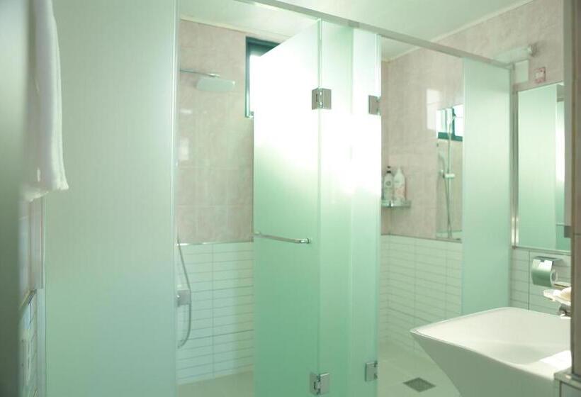 Quarto familiar vista mar, Mangsang Beach Pension