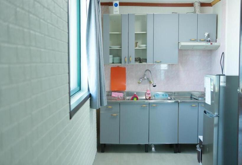 Quarto familiar vista mar, Mangsang Beach Pension