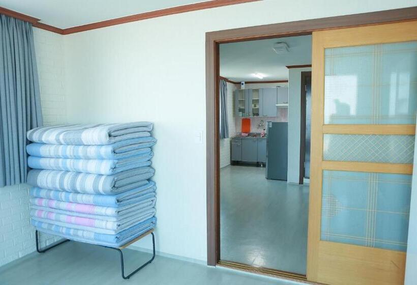 Quarto familiar vista mar, Mangsang Beach Pension