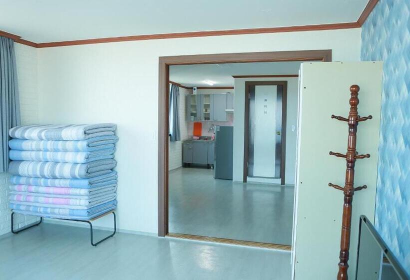 Quarto familiar vista mar, Mangsang Beach Pension