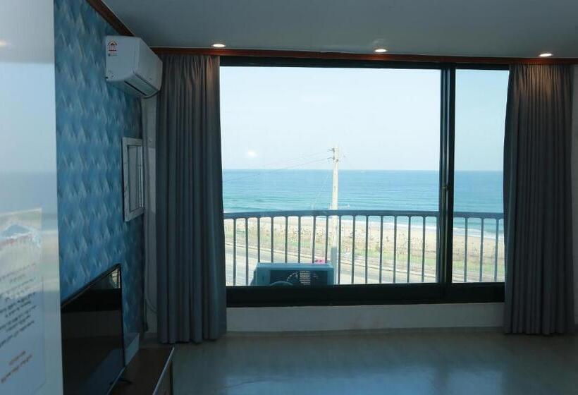 Quarto familiar vista mar, Mangsang Beach Pension