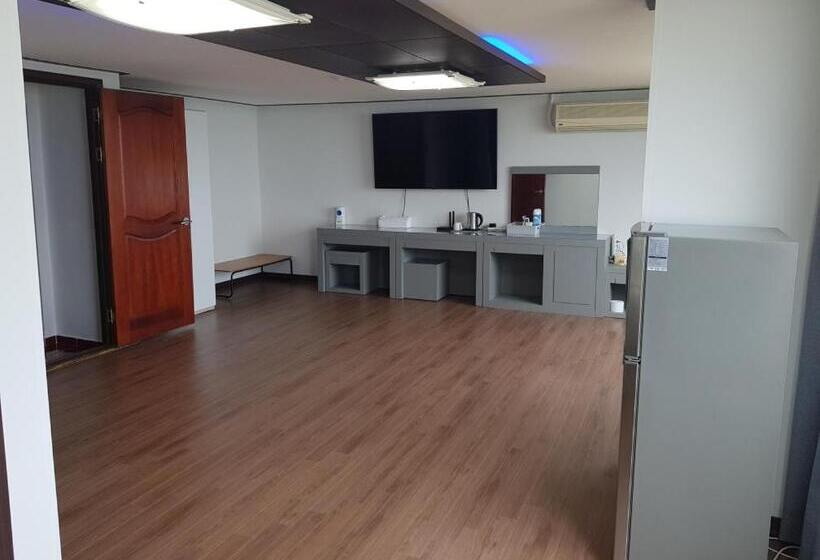 Suite Familiar, Mangsang Beach Pension