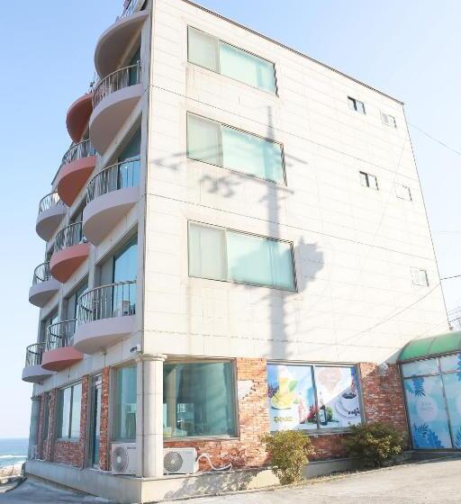 Quarto familiar vista mar, Mangsang Beach Pension