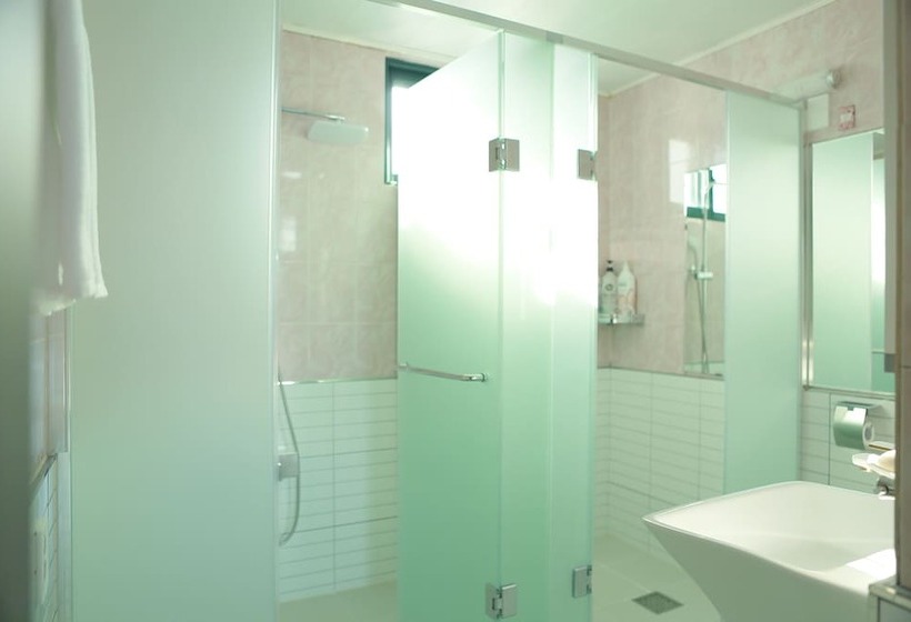 Suite Familiar, Mangsang Beach Pension