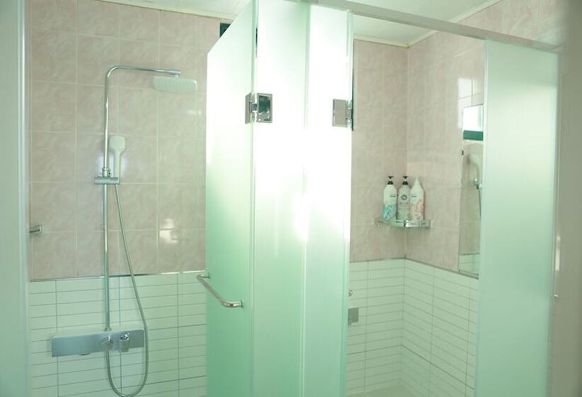 Suite Familiar, Mangsang Beach Pension