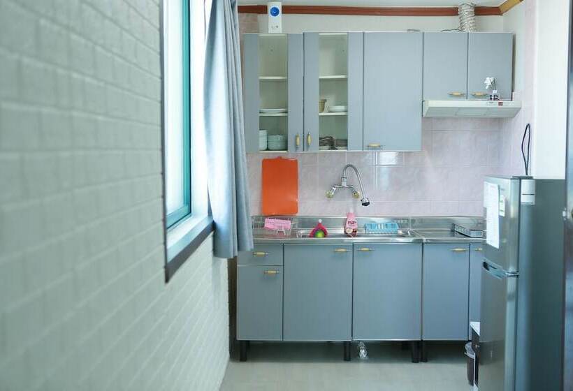 Suite Familiar, Mangsang Beach Pension