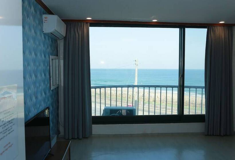 Suite Familiar, Mangsang Beach Pension
