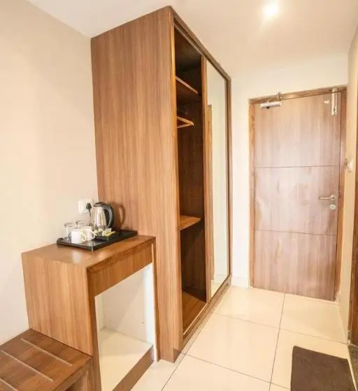Deluxe Room with Balcony, Samasth Palatial