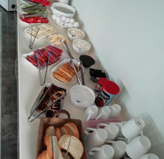 اتاق لوکس, Batum