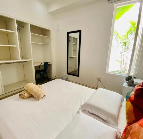 اتاق استاندارد با سرویس بهداشتی مشترک, Oasis Cali Hostel