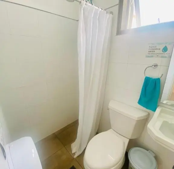 اتاق استاندارد یک نفره, Oasis Cali Hostel