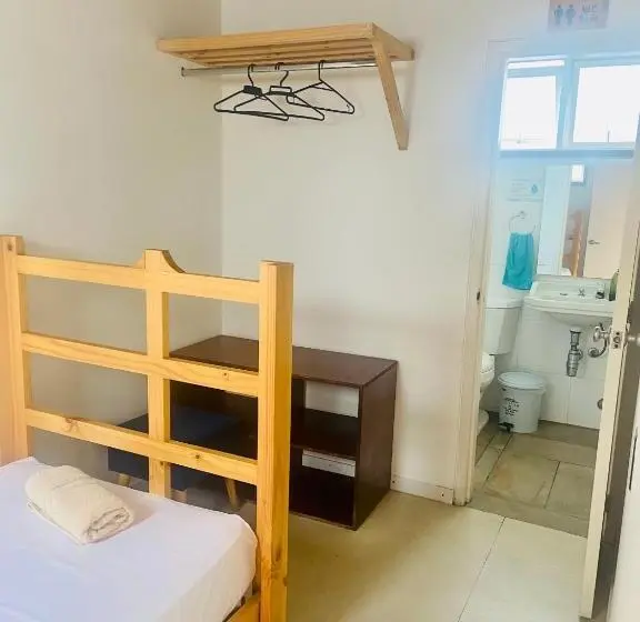 اتاق استاندارد یک نفره, Oasis Cali Hostel