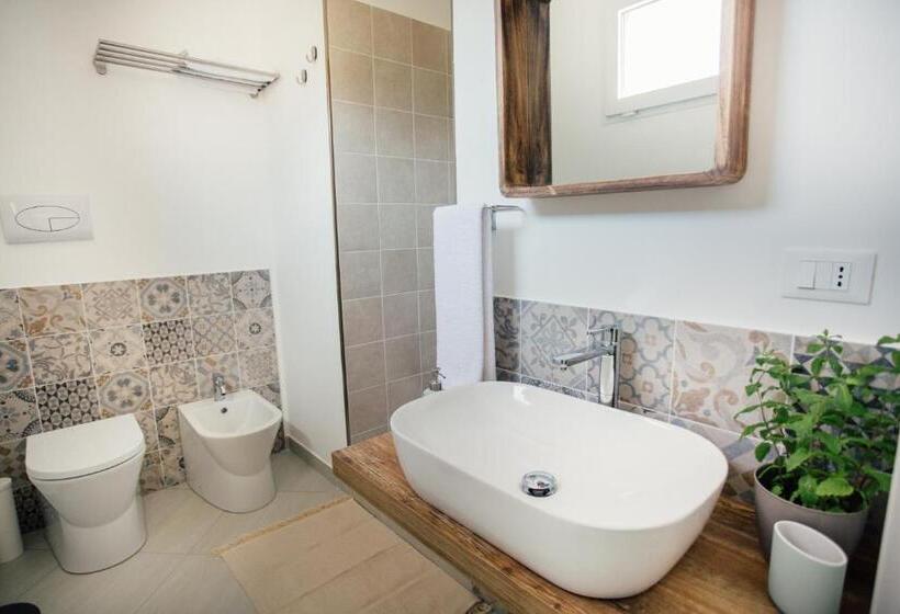 חדר קומפורט לשלושה, Pagghiara B&b