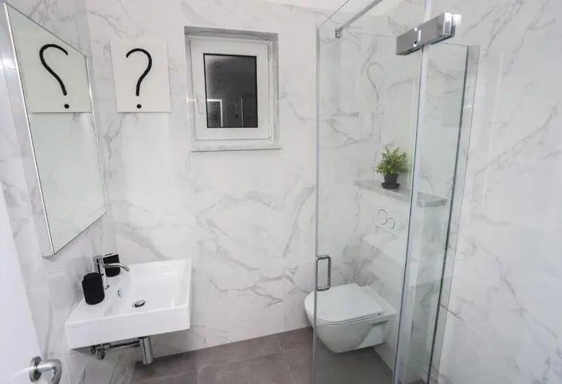 آپارتمان 1 خوابه با تراس, Apartments Silvano 407