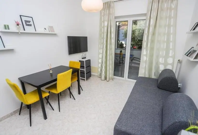 آپارتمان 1 خوابه با تراس, Apartments Silvano 407