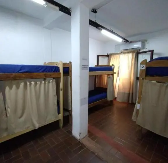 ルームシェアのワンベッド, Como En Casa Hostel
