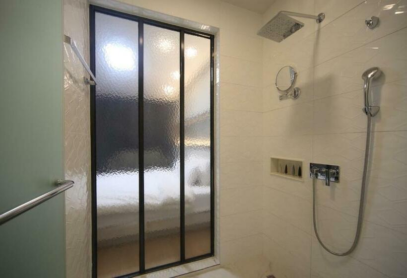 اتاق استاندارد, Bestie