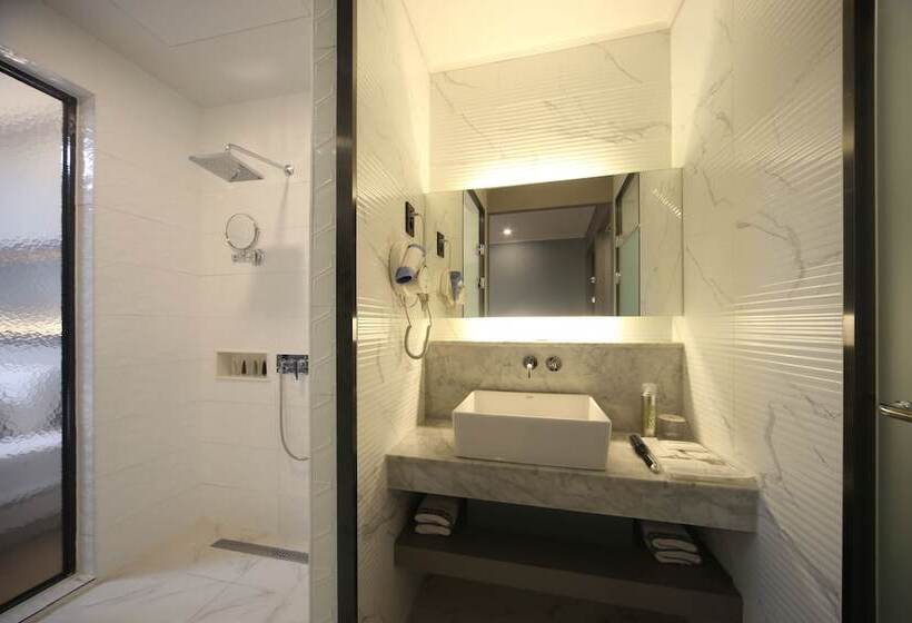 اتاق استاندارد, Bestie