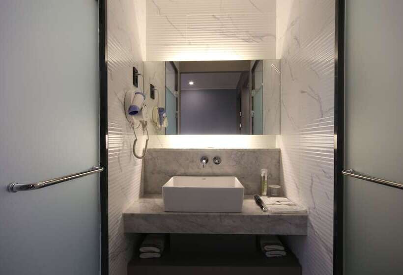 اتاق استاندارد, Bestie