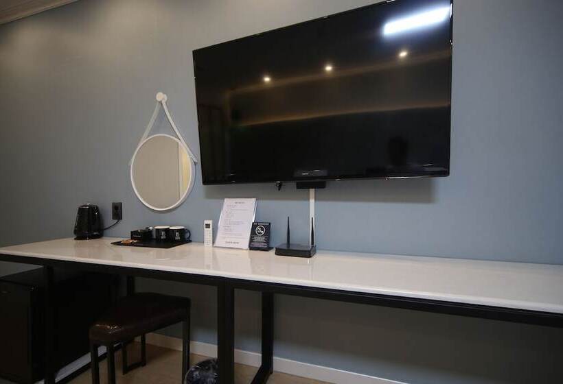 اتاق لوکس, Bestie