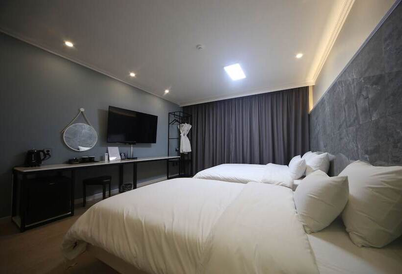 اتاق لوکس, Bestie