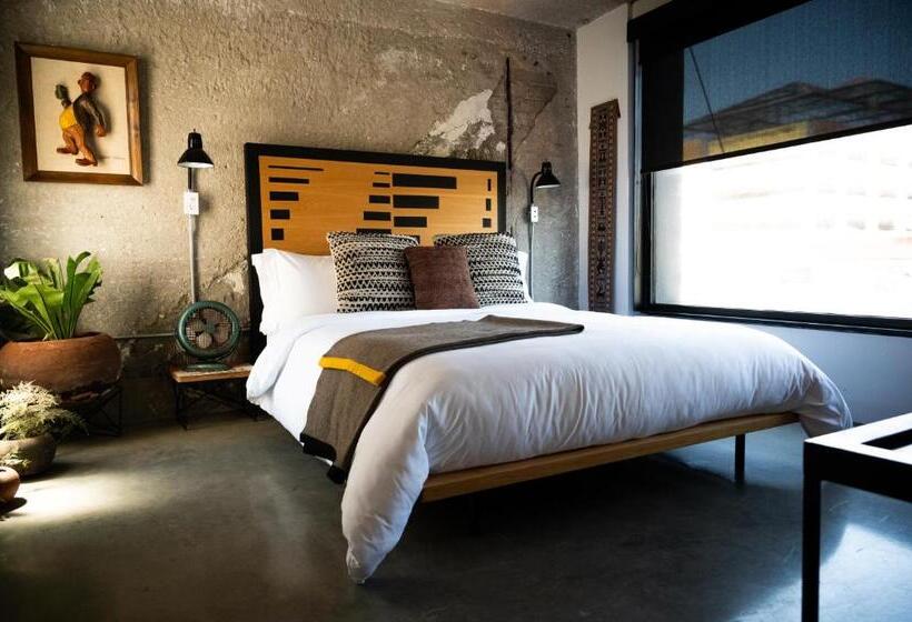 Люкс, Boutique Lafayette Tijuana