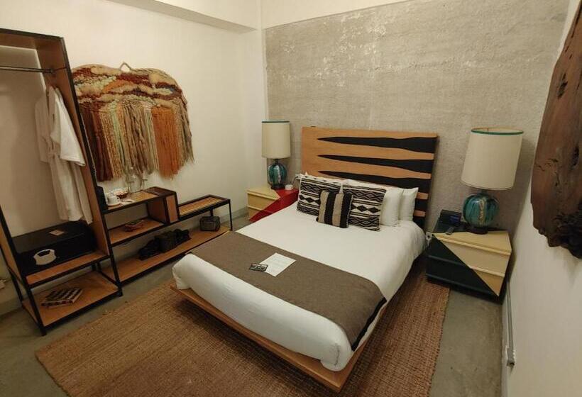 Люкс Superior, Boutique Lafayette Tijuana