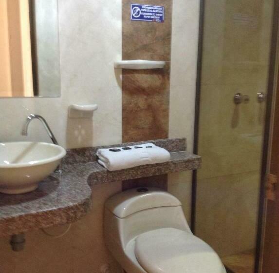 غرفة قياسية ثلاثية, Castellana Inn